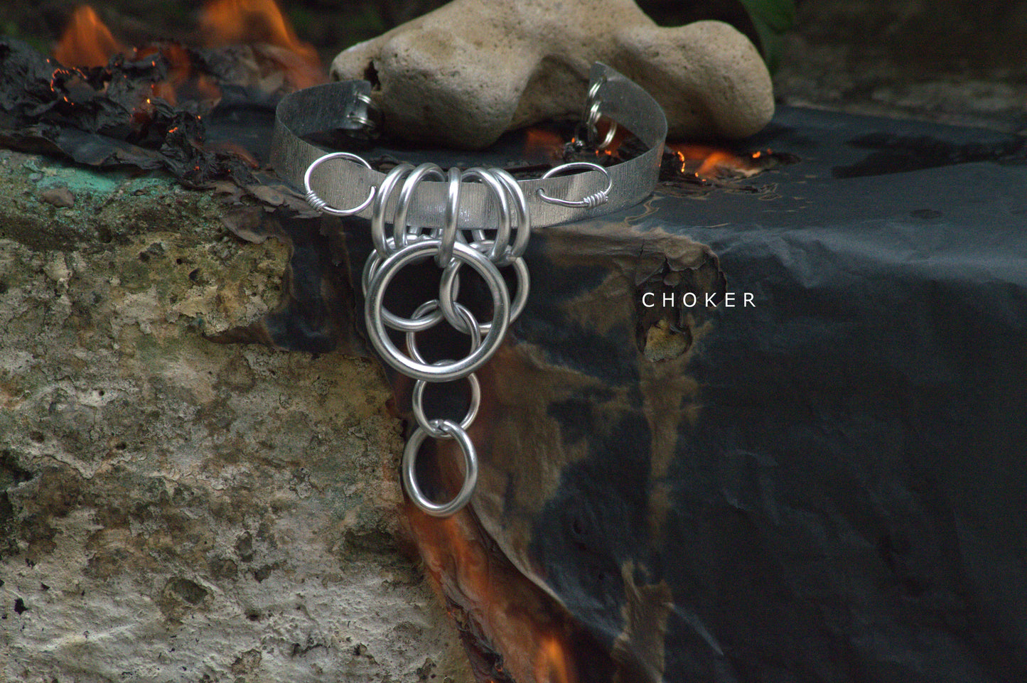 CIRCLES CHOKER 2026