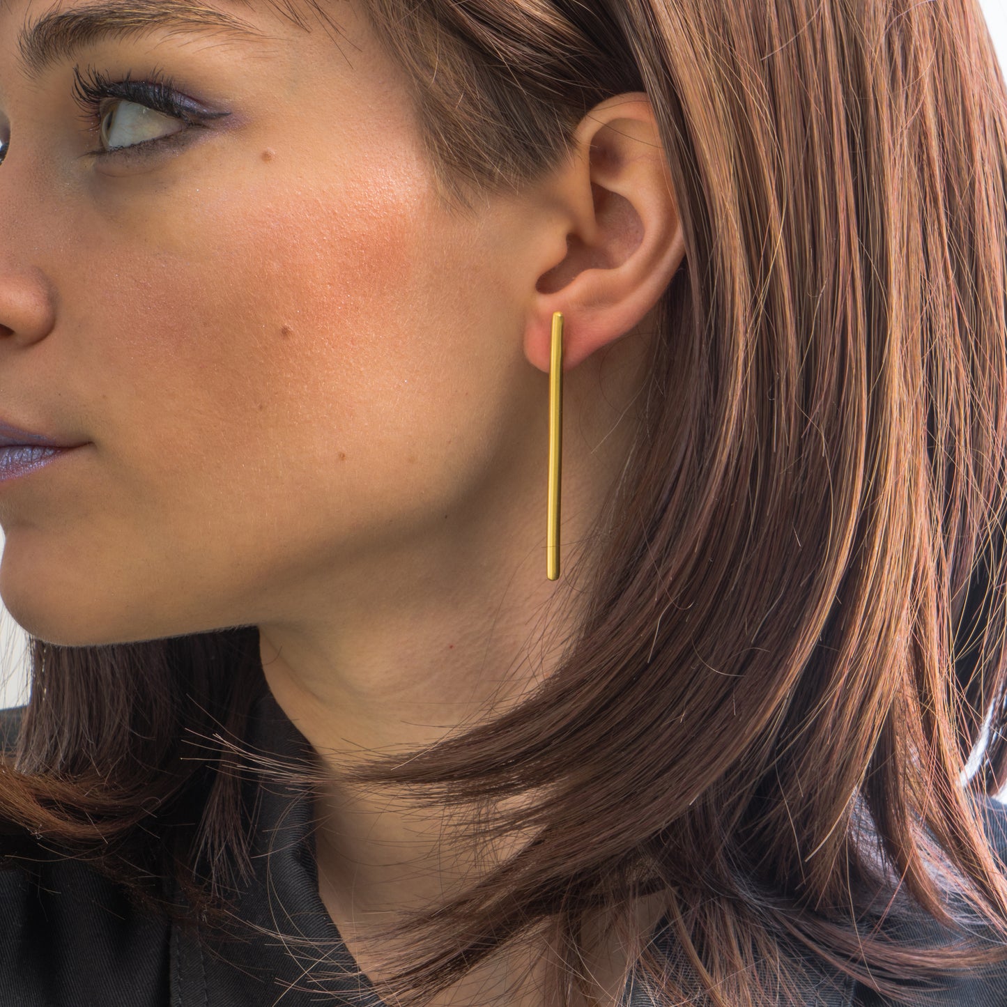 TAIL OF ATTRACTION BAR EARRINGS Gold