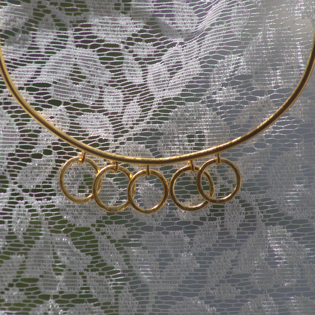 What does it mean for a piece of jewelry to be handmade?(Greek Translation Included) )