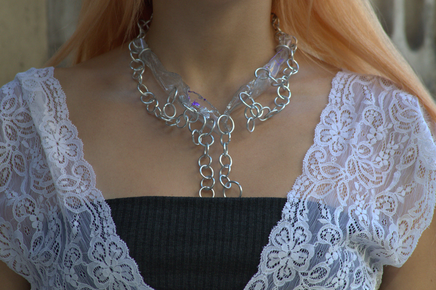 "Urban Transparent Collar Necklace" 2025